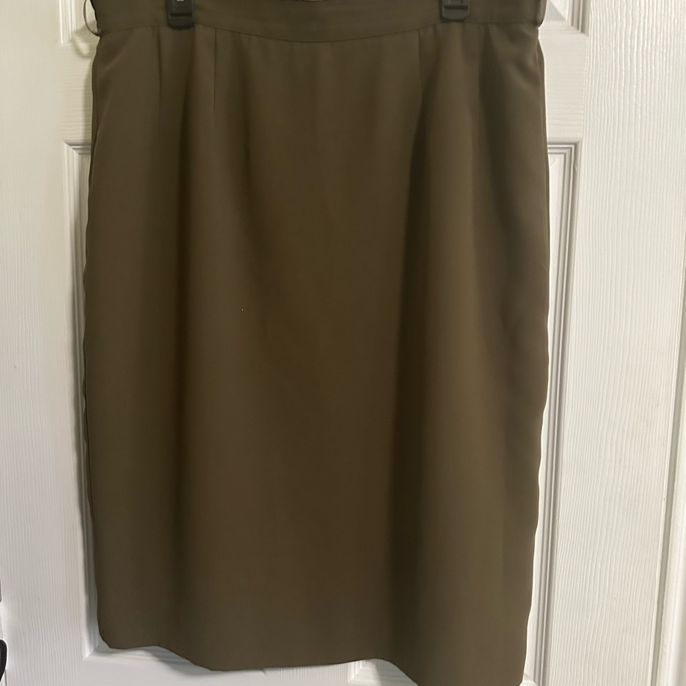 Amanda II Elegant Lined Women's Skirt - Waist 38” (no size tag)